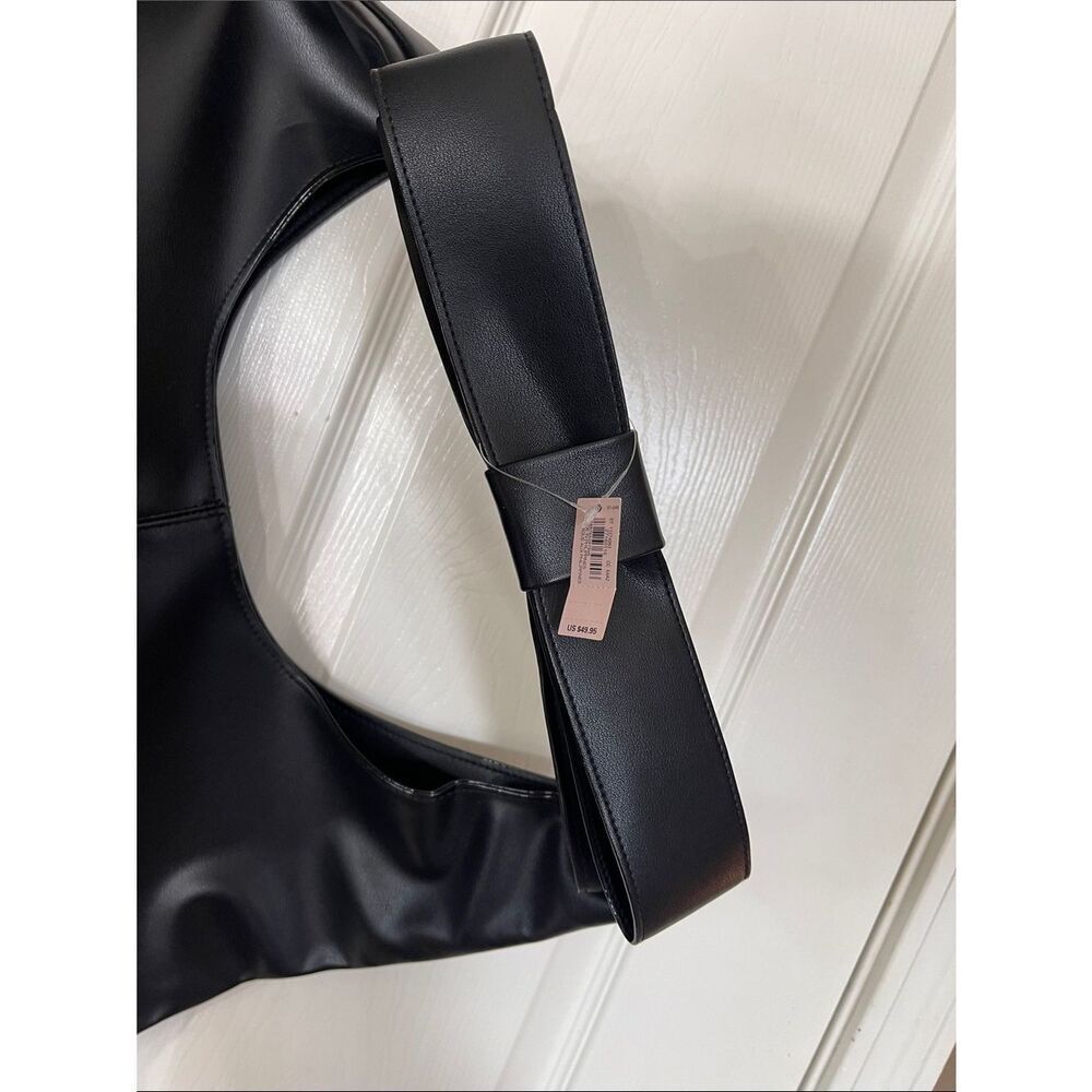 Victoria’s Secret black faux leather hobo bow bag NWT - Picture 4 of 4